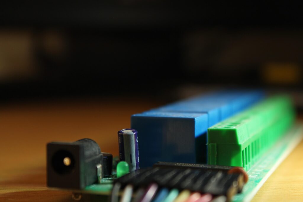 electronics-6932886 (1)